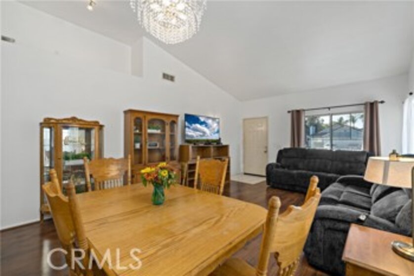 44682 Via Lucido Photo